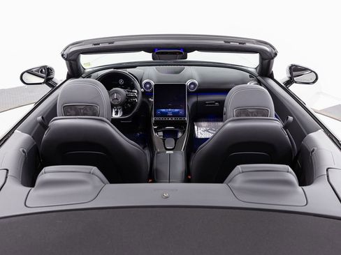 Used 2022 Mercedes-Benz SL 63 AMG 4MATIC image 30