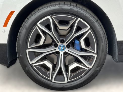 Used 2024 BMW iX xDrive50 w/ Sport Package AWD/4WD image 13