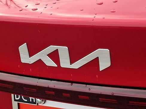 Used 2023 Kia Forte LXS w/ LXS Technology Package image 29