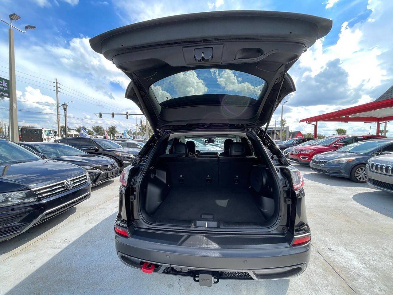Used 2021 Jeep Cherokee Trailhawk w/ Sun, Sound & Nav Group AWD/4WD image 3
