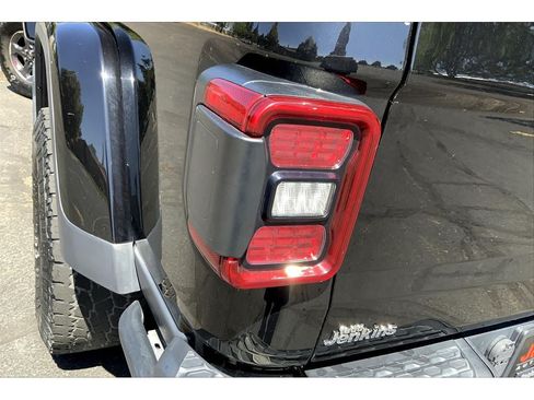 Used 2020 Jeep Gladiator Rubicon AWD/4WD image 28