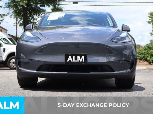 Used 2023 Tesla Model Y AWD image 4