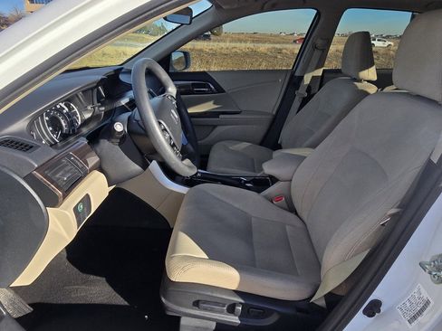 Used 2016 Honda Accord EX image 11