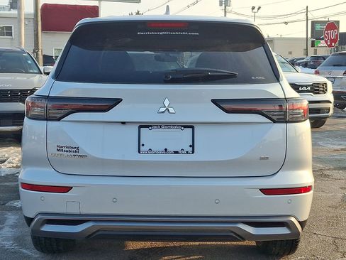 New 2026 Mitsubishi Outlander SE image 6
