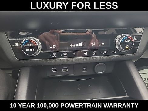 Used 2024 Mitsubishi Outlander SE Black Edition AWD/4WD image 16