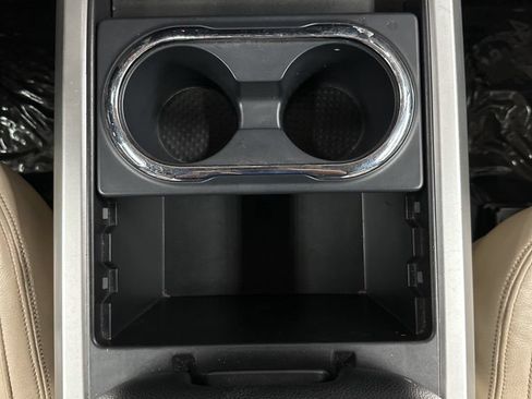 Used 2016 Nissan Titan SL AWD/4WD image 25