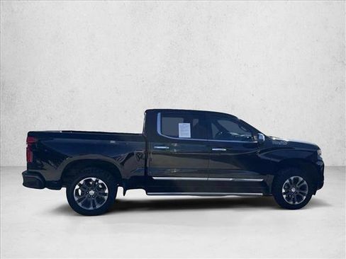 Used 2023 Chevrolet Silverado 1500 High Country w/ Technology Package image 6