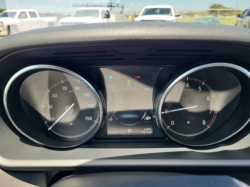 Used 2019 Land Rover Discovery SE image 19