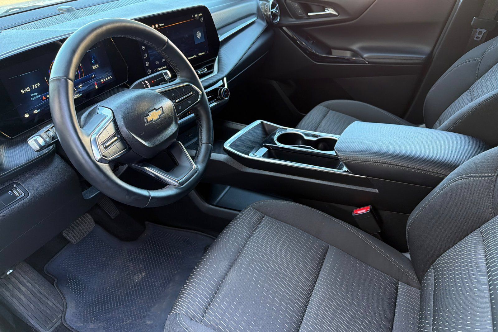 Used 2025 Chevrolet Equinox LT FWD image 12
