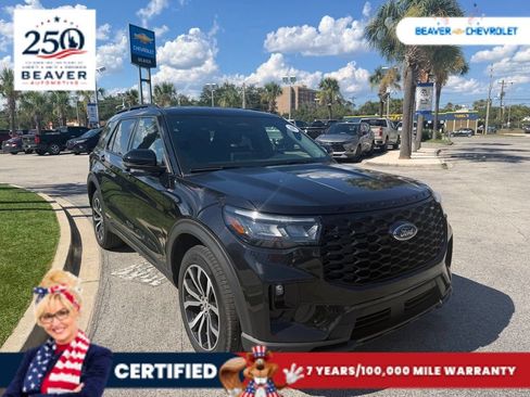 Used 2025 Ford Explorer ST-Line AWD/4WD image 2