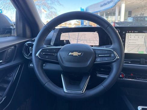 Used 2026 Chevrolet Equinox LT w/ Convenience Package II image 17