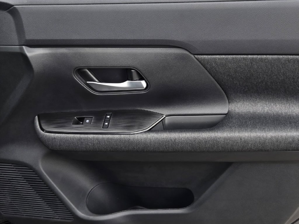 New 2027 Nissan Kicks SV FWD image 8