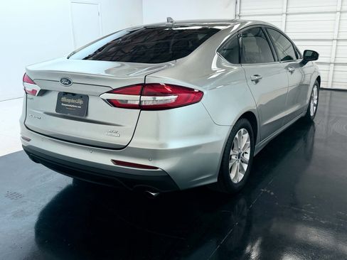 Used 2020 Ford Fusion SE FWD image 8