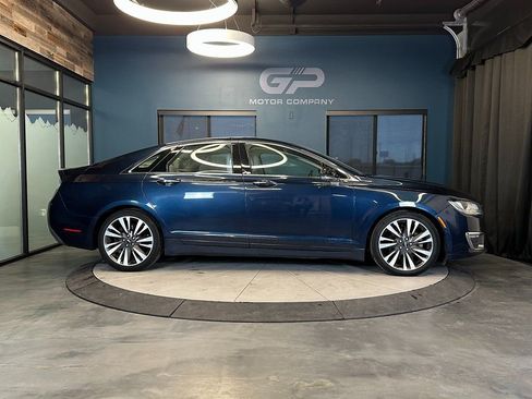 Used 2017 Lincoln MKZ Reserve image 2
