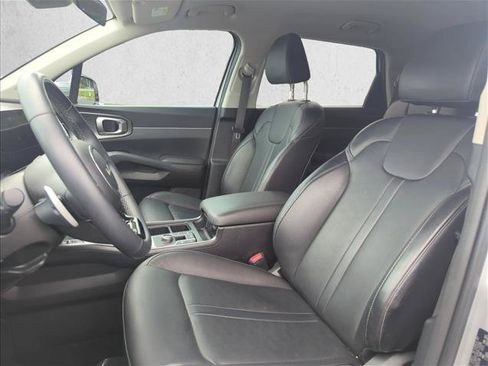 Used 2025 Kia Sorento EX AWD/4WD image 18