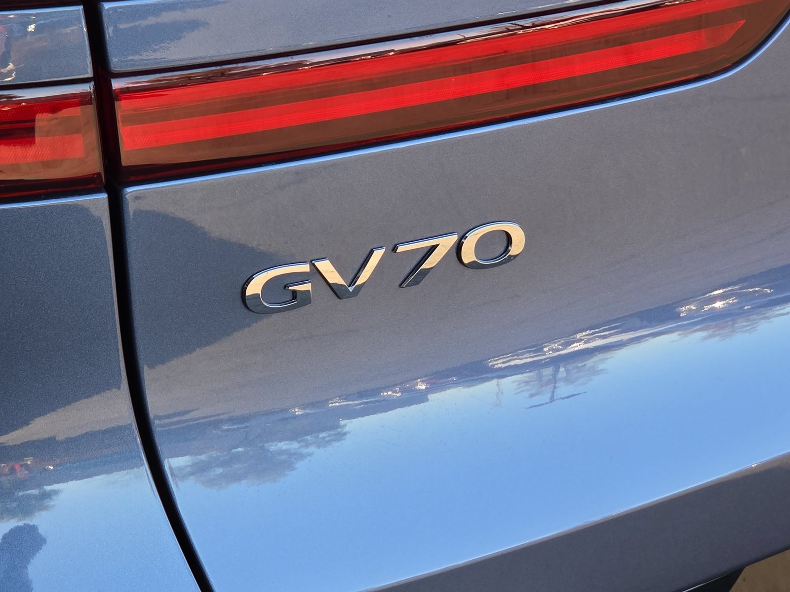 Certified 2026 Genesis GV70 2.5T Sport Prestige AWD/4WD image 11