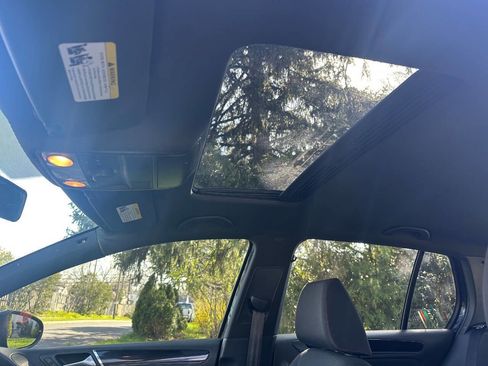 Used 2012 Volkswagen GTI 4-Door image 15