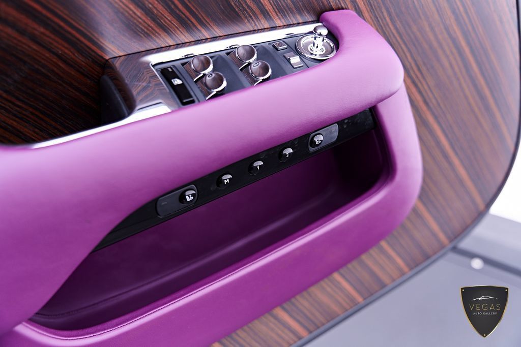 Used 2017 Rolls-Royce Wraith RWD image 44