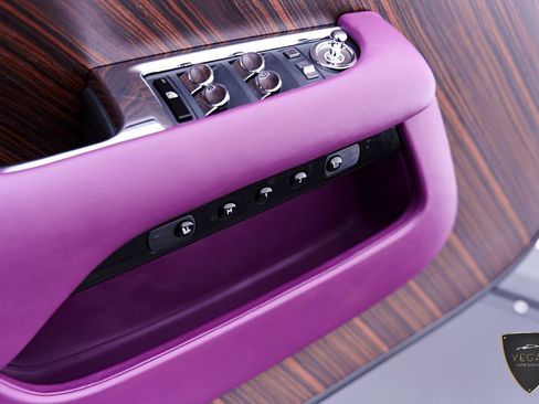 Used 2017 Rolls-Royce Wraith RWD image 44