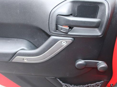 Used 2015 Jeep Wrangler Sport image 8