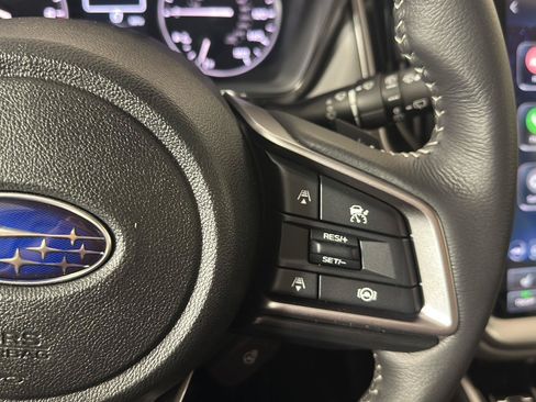 Certified 2025 Subaru Outback Limited AWD/4WD image 9