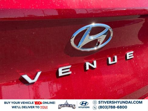 Certified 2025 Hyundai Venue SE image 13