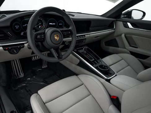 Certified 2024 Porsche 911 Turbo AWD/4WD image 4