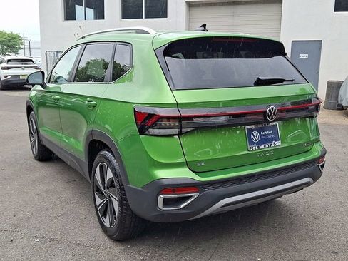 Certified 2025 Volkswagen Taos SE AWD/4WD image 8