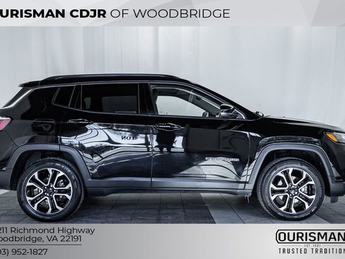 Certified 2022 Jeep Compass Limited w/ Sun and Sound Group image 3