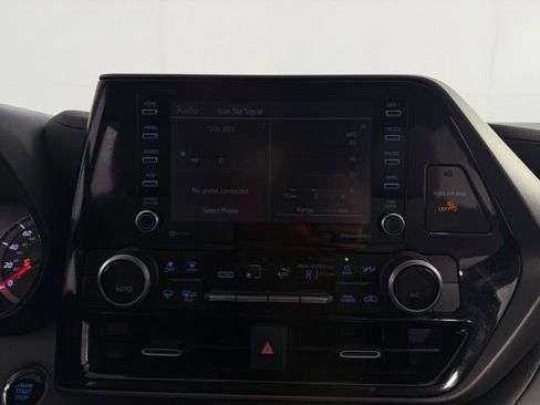 Used 2022 Toyota Highlander L image 20