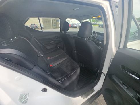 Used 2024 Nissan Kicks SV w/ Interior Electronics Package FWD image 31