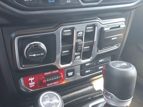 Used 2023 Jeep Wrangler Unlimited Rubicon 4xe w/ Steel Bumper Group image 30