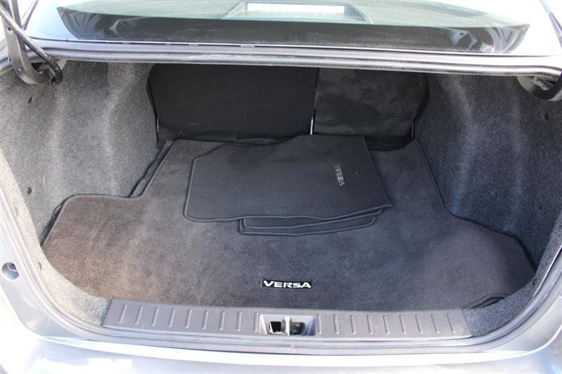 Used 2024 Nissan Versa SR FWD image 14