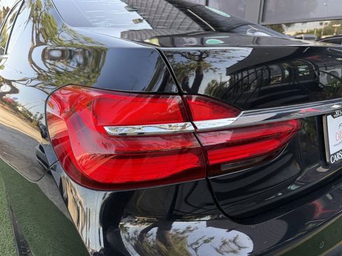 Used 2018 BMW 740i RWD image 11