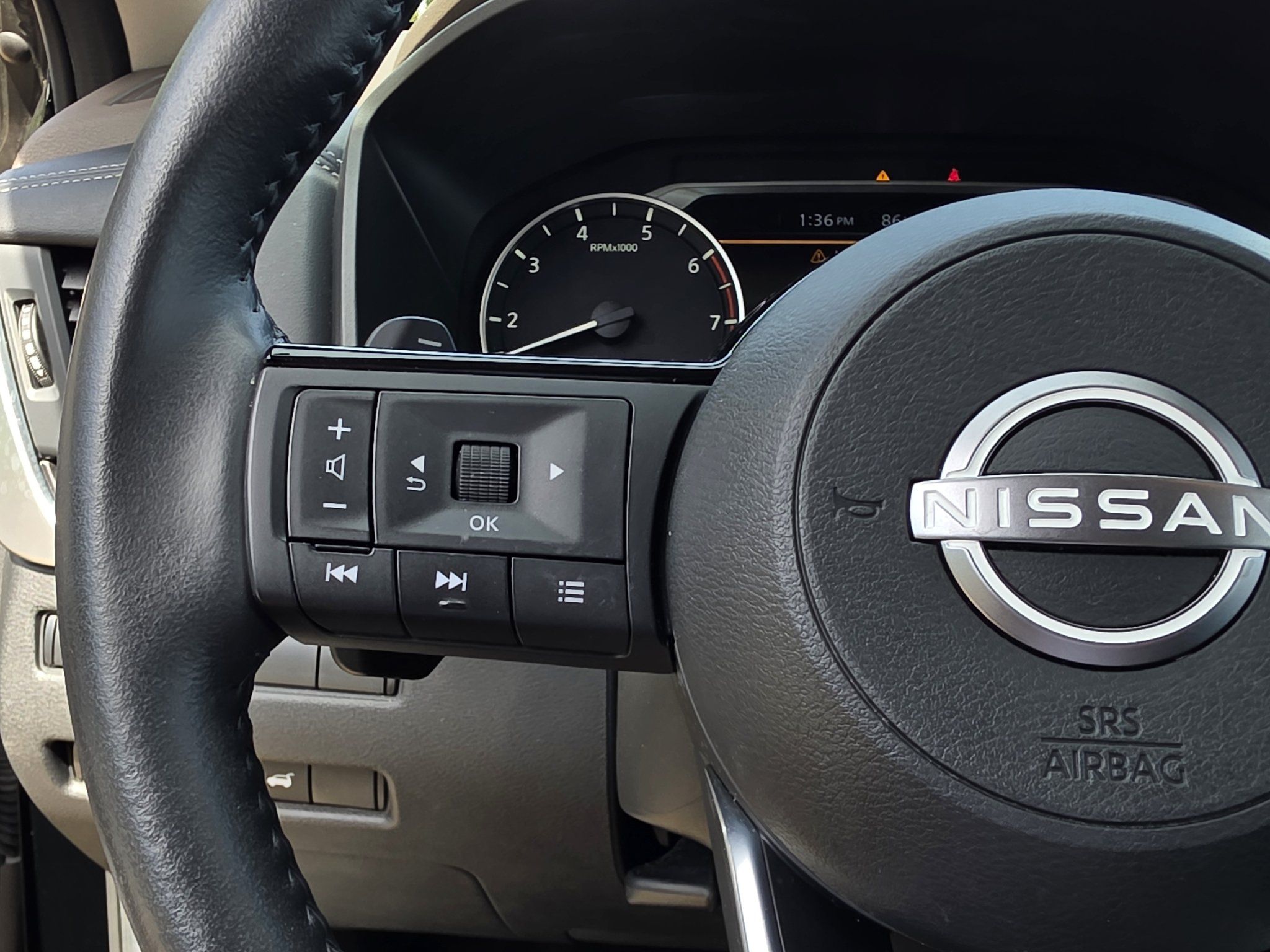 Used 2023 Nissan Rogue SV w/ SV Premium B Package AWD/4WD image 13