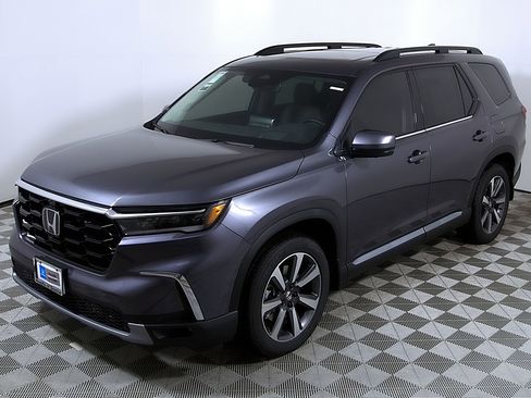 Used 2024 Honda Pilot Elite image 3