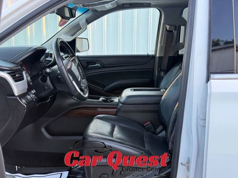 Used 2016 GMC Yukon XL SLT w/ Open Road Package AWD/4WD image 9