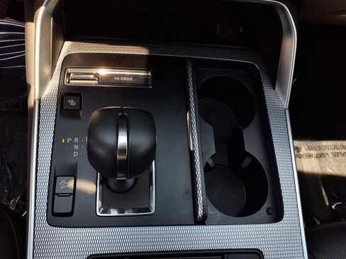 Certified 2025 MAZDA CX-70 Plug-In Hybrid w/ Premium Pkg image 12