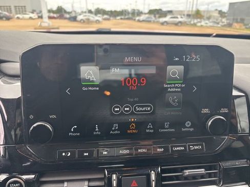 Used 2023 Nissan Pathfinder SL w/ SL Premium Package image 15