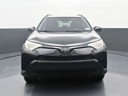 Used 2017 Toyota RAV4 LE image 2