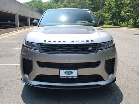 Used 2024 Land Rover Range Rover Sport image 8