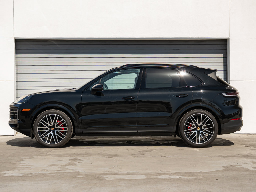 Certified 2026 Porsche Cayenne S AWD/4WD image 2