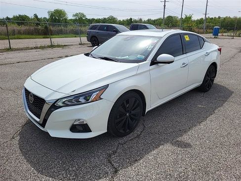 Used 2020 Nissan Altima 2.5 Platinum AWD/4WD image 3