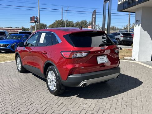Used 2022 Ford Escape SE w/ Cold Weather Package image 4