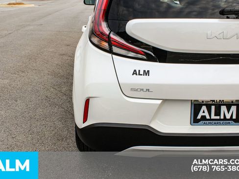 Used 2025 Kia Soul LX image 12