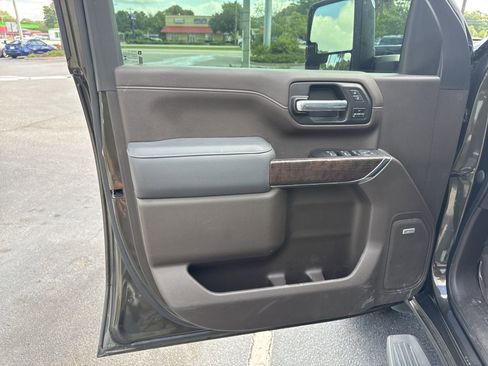 Used 2022 GMC Sierra 2500 Denali w/ Denali Ultimate Package AWD/4WD image 18