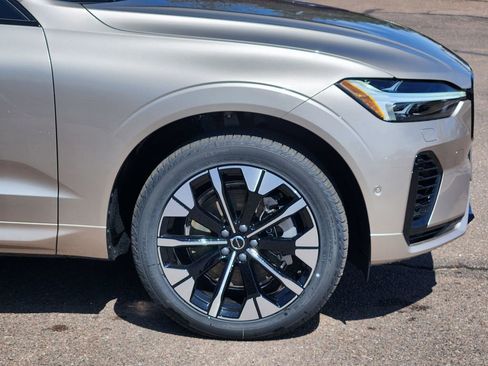 New 2026 Volvo XC60 T8 Plus w/ Protection Package Premier AWD/4WD image 29