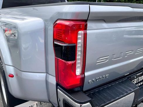 Used 2024 Ford F350 Lariat AWD/4WD image 39