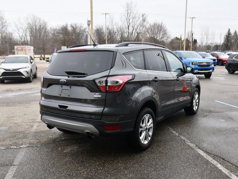 Used 2018 Ford Escape SE image 6