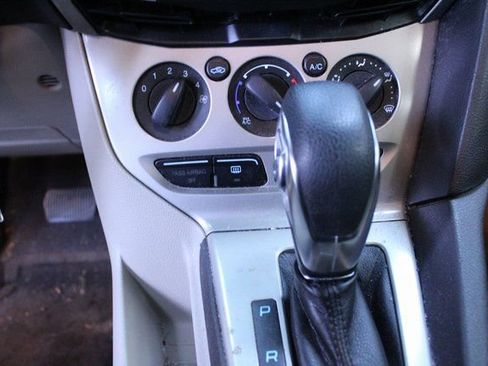 Used 2013 Ford Focus SE w/ Super Fuel Economy (SFE) Pkg image 15